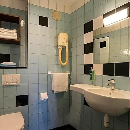 Hotell Walled Off